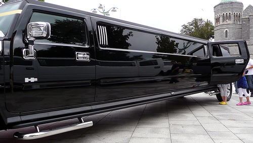 Wedding Limo Hire in Black Limousine 